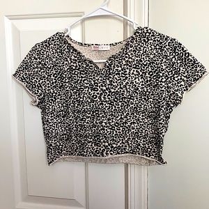 Leopard print cropped top baby tee